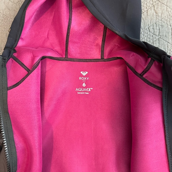 Like new! Roxy 1 mm Hooded Wetsuit Jacket - Women's - Picture 8 of 14